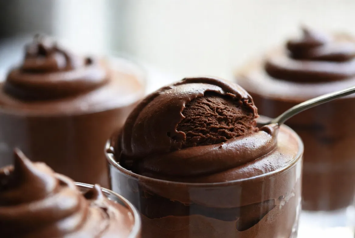Easy 3-Ingredient Chocolate Mousse That Melts in Your Mouth